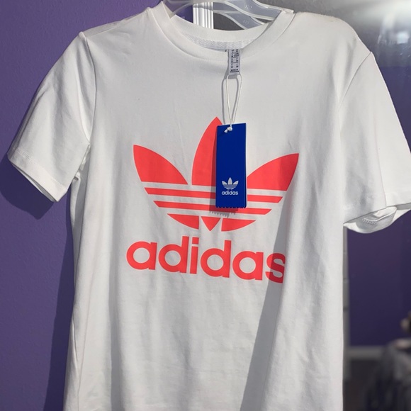 Adidas tshirt - Picture 1 of 3